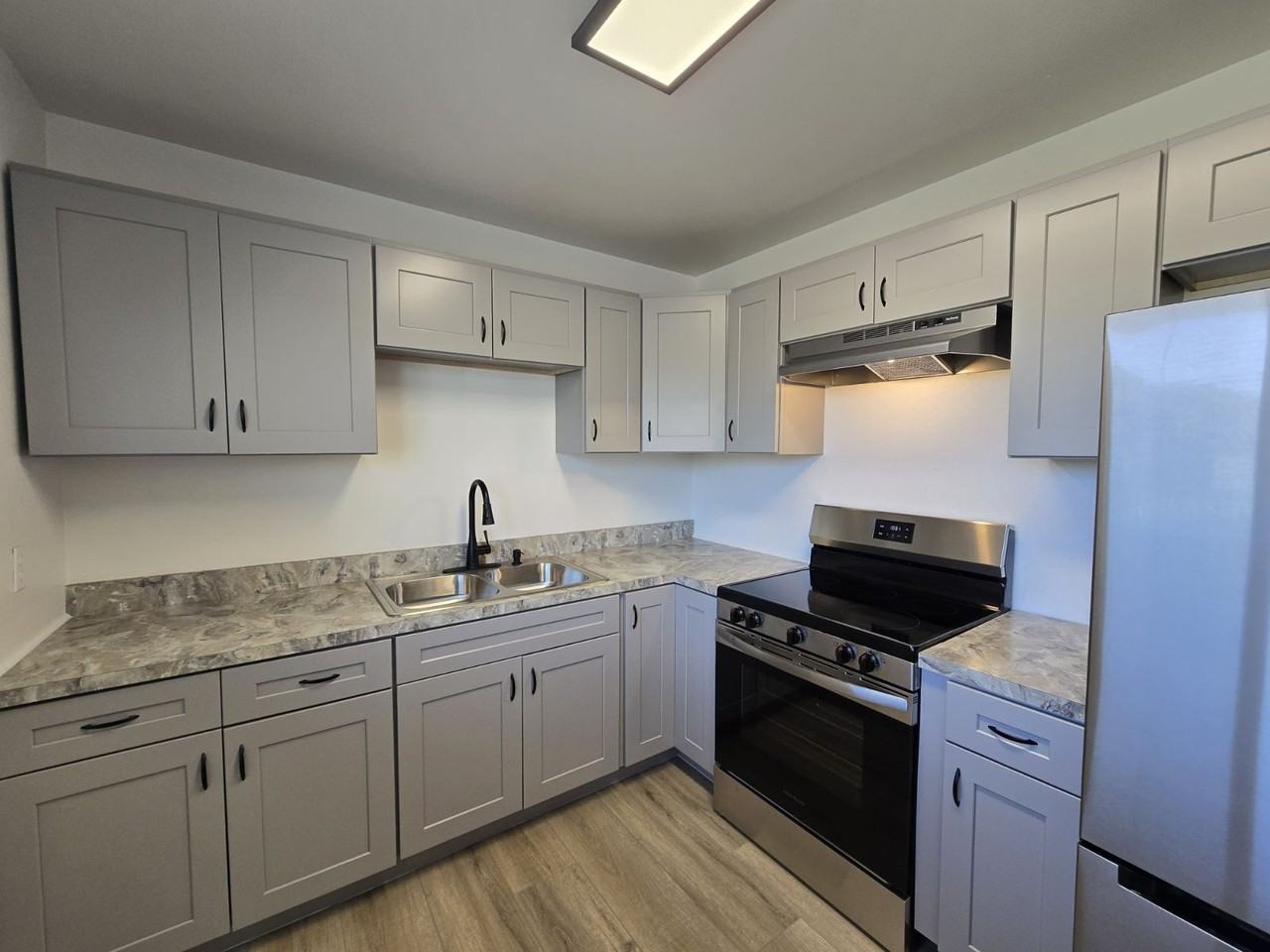 751 Ne Alameda Ave - Photo 7 of 16
