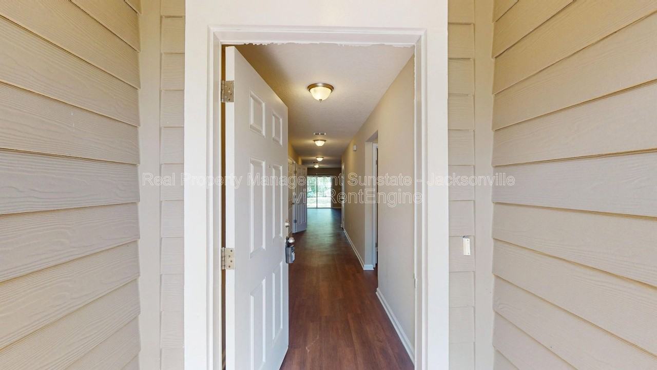 711 Cahoon Rd N - Photo 3 of 29