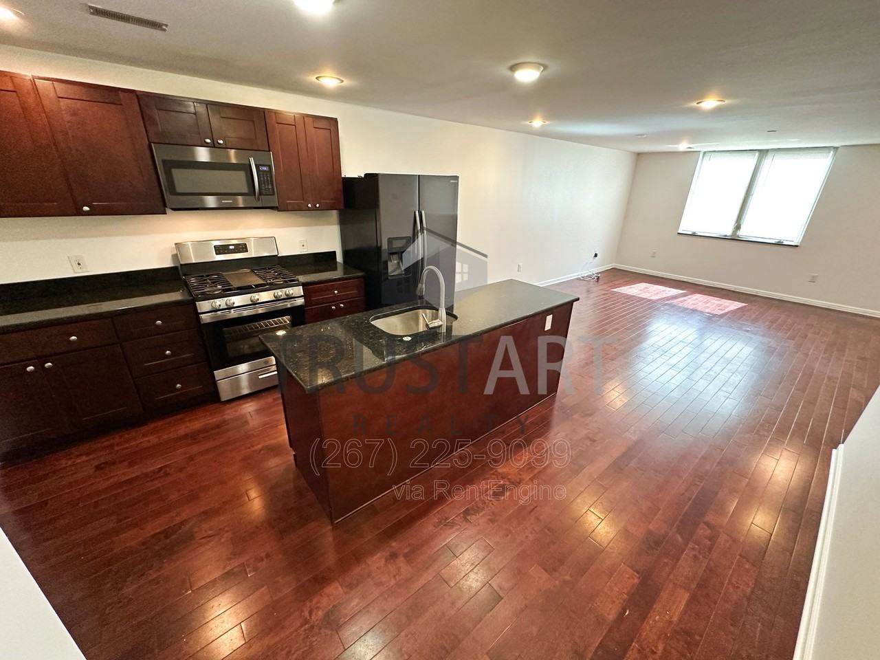 1816 N Front St #1B - Photo 4 of 15