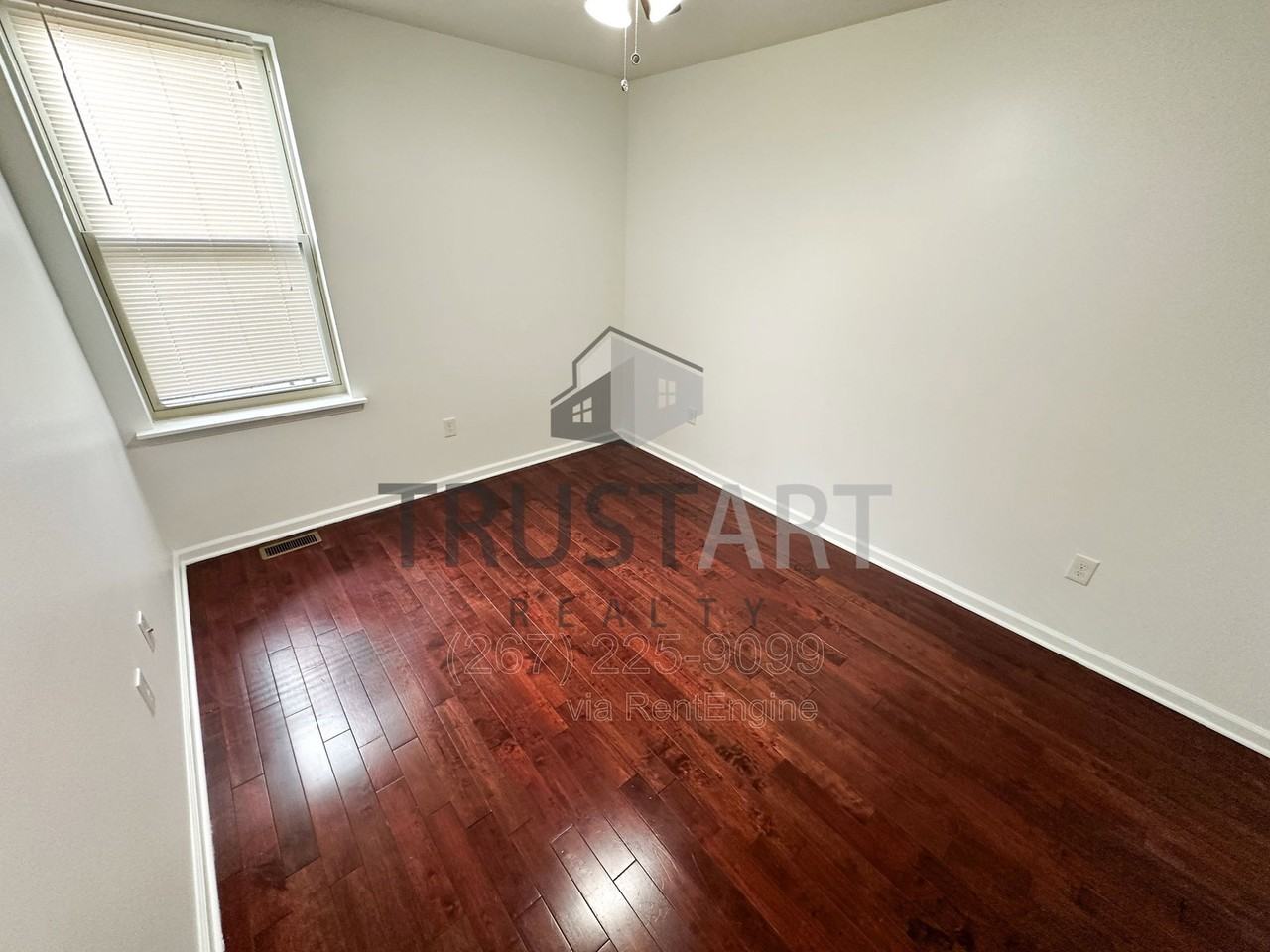 1816 N Front St #1B - Photo 7 of 15