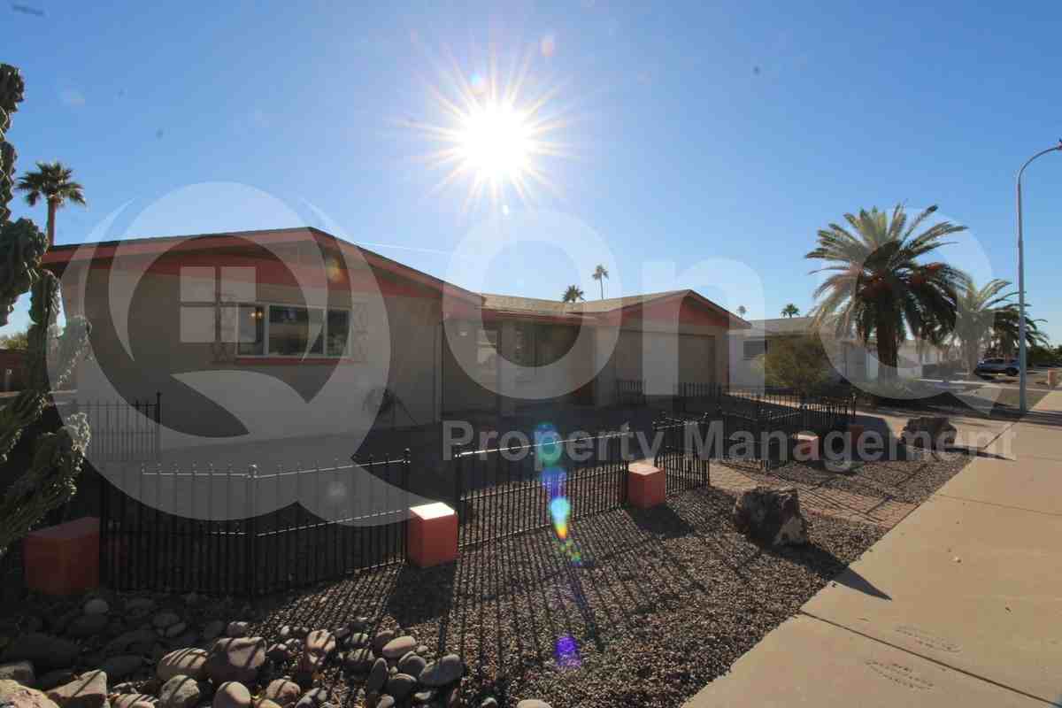 5915 E Anaheim St - Photo 2 of 17