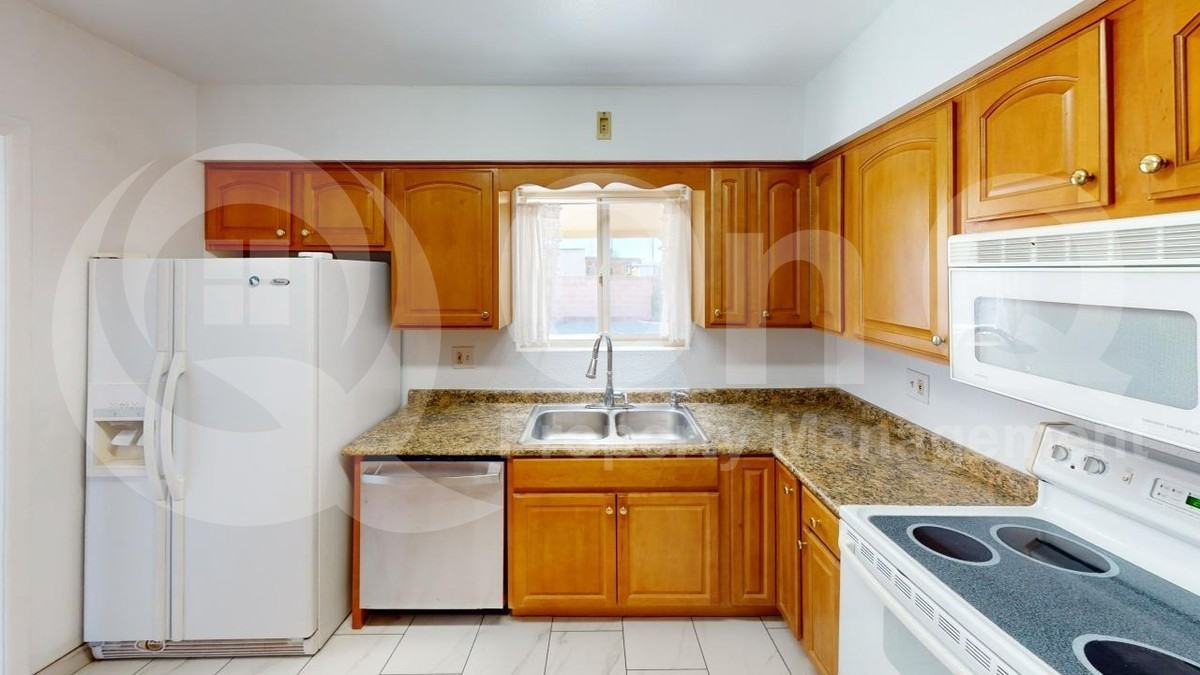 5915 E Anaheim St - Photo 4 of 17