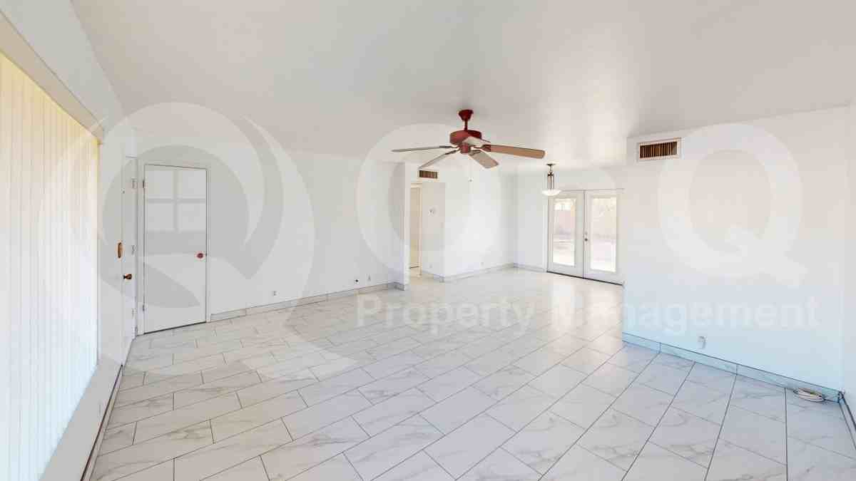 5915 E Anaheim St - Photo 7 of 17
