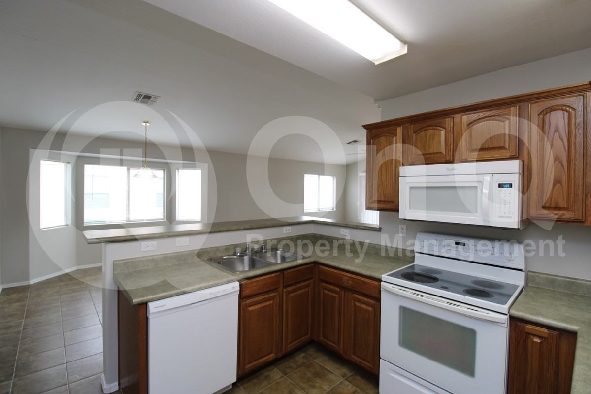 16057 W Sierra St - Photo 4 of 26