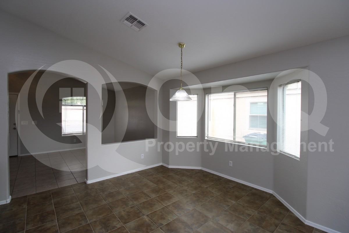 16057 W Sierra St - Photo 5 of 26