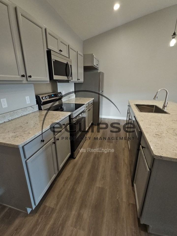 517 Washington Ave - Photo 6 of 17