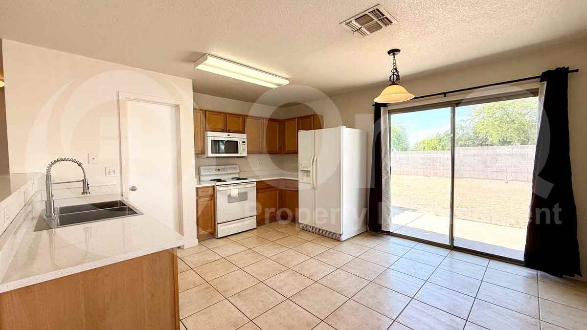 11210 E Quarry Ave - Photo 6 of 22