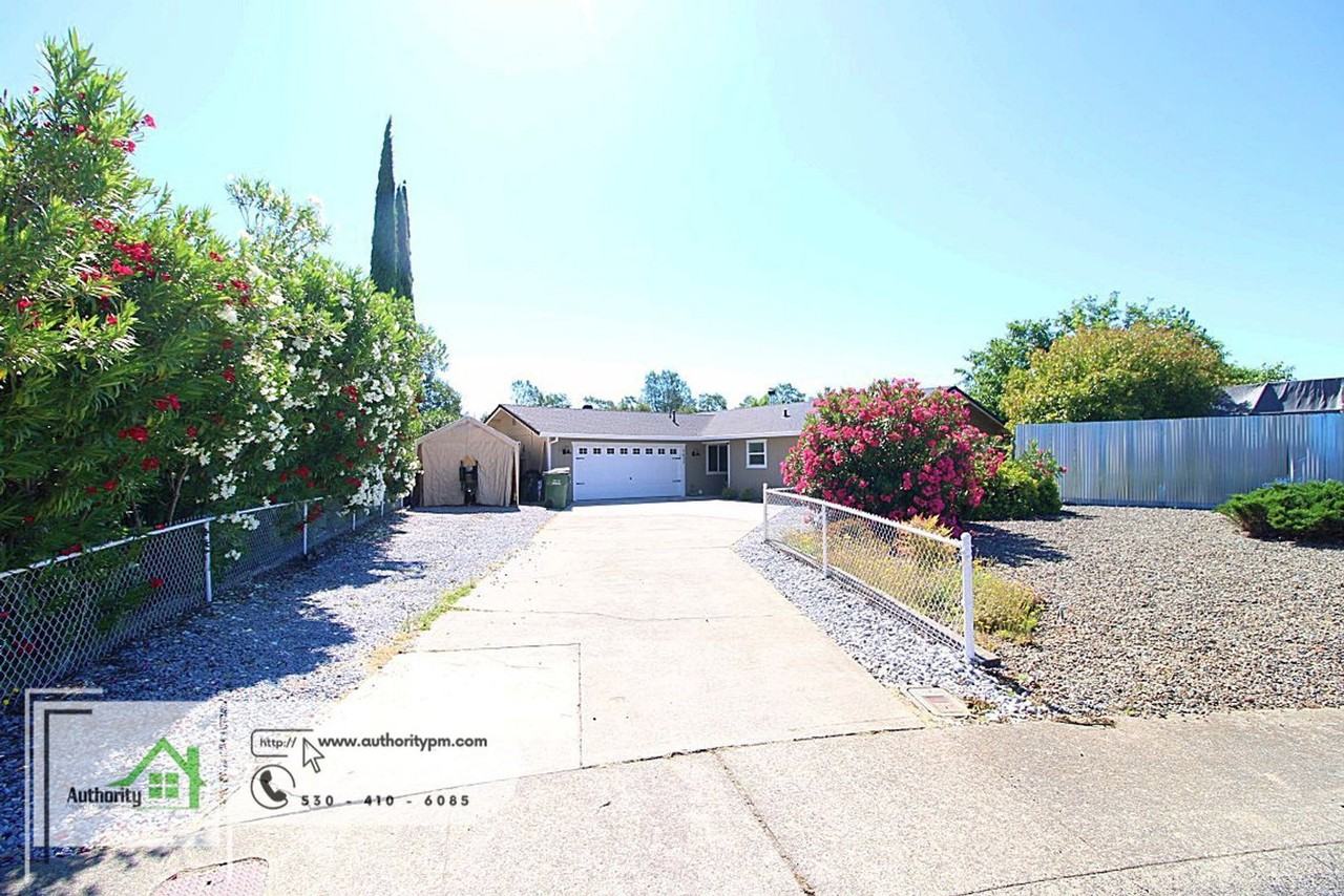 1437 Mariposa Ct - Photo 2 of 21