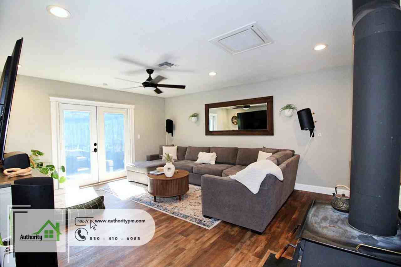 1437 Mariposa Ct - Photo 6 of 21