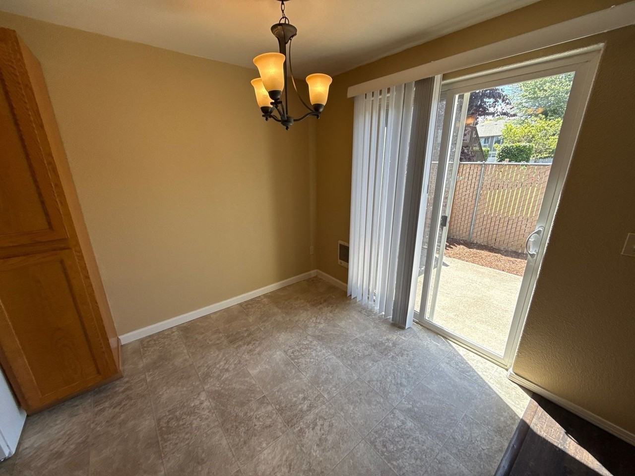 2574 16th Ave Se - Photo 5 of 32