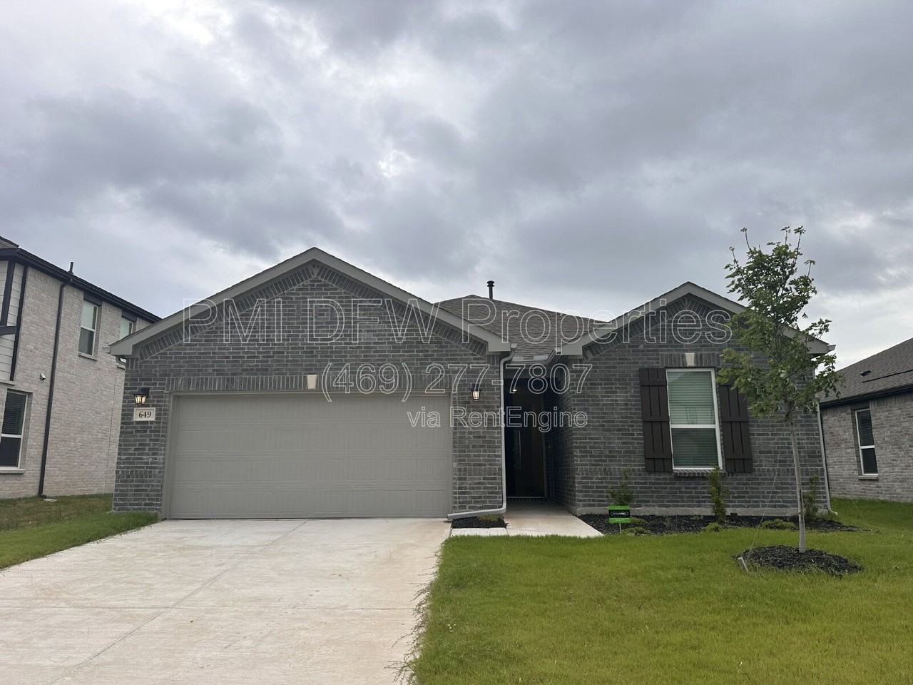 649 Saxony Dr