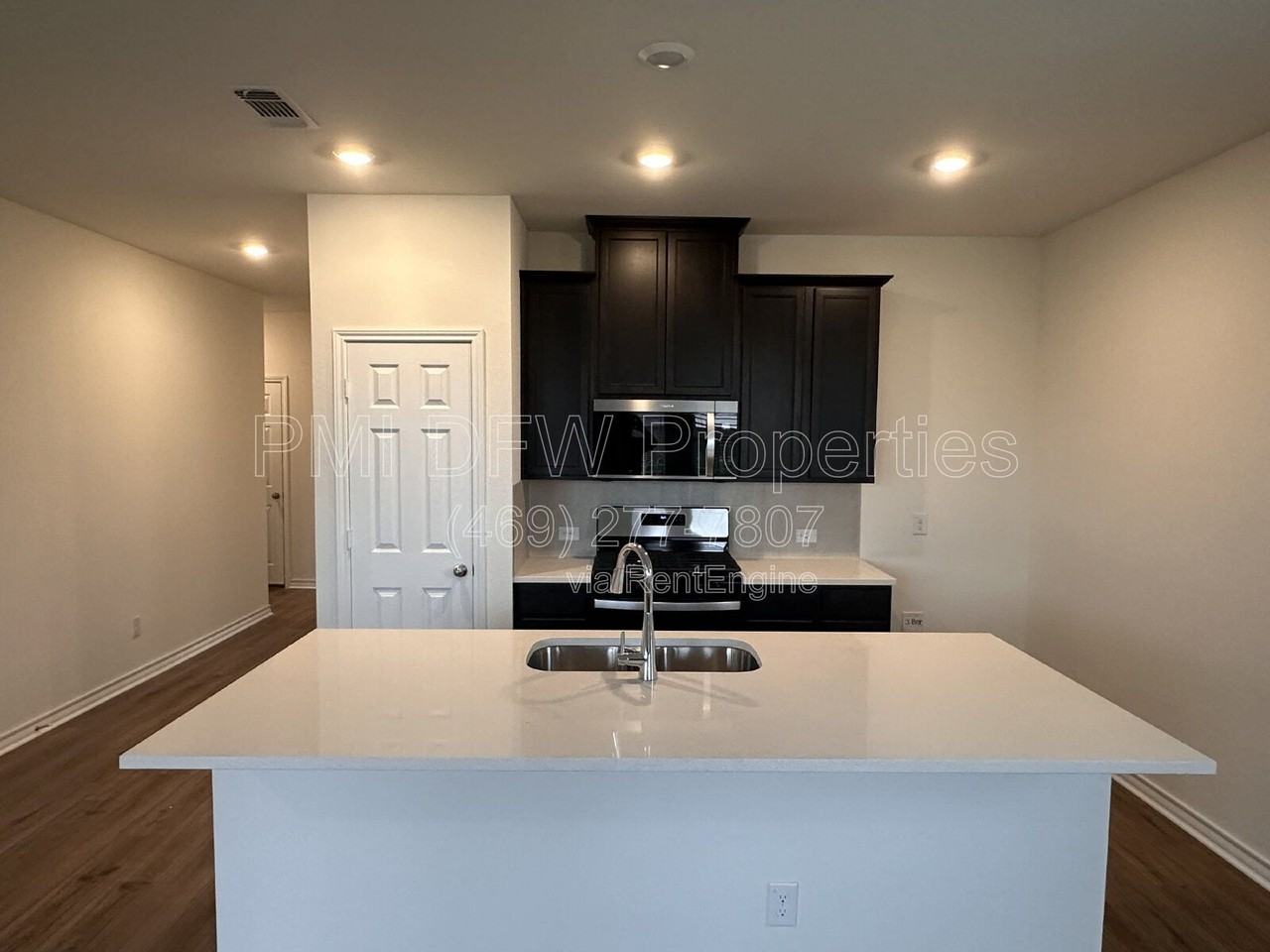 663 Saxony Dr - Photo 5 of 17