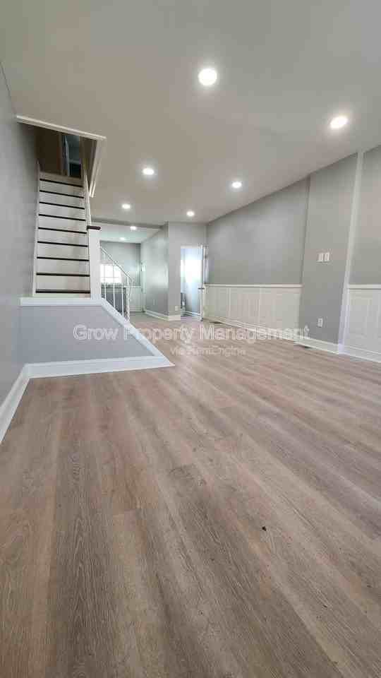 3141 Agate St - Photo 2 of 23