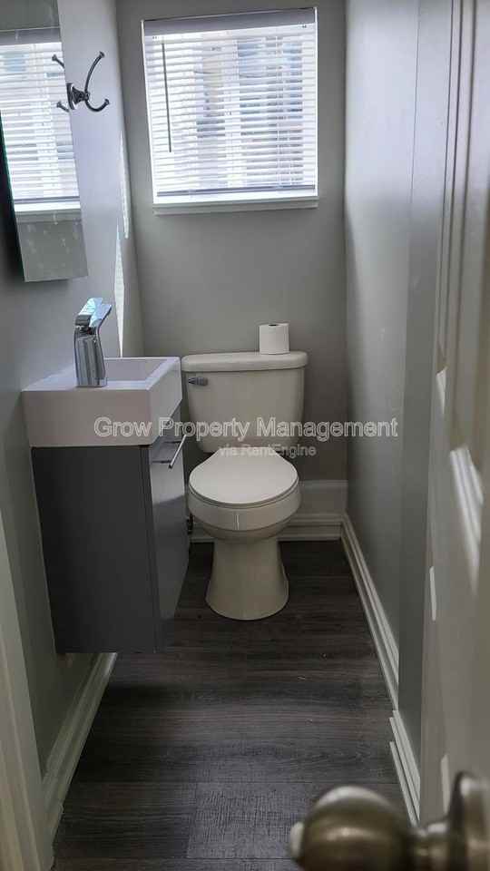 3141 Agate St - Photo 5 of 23