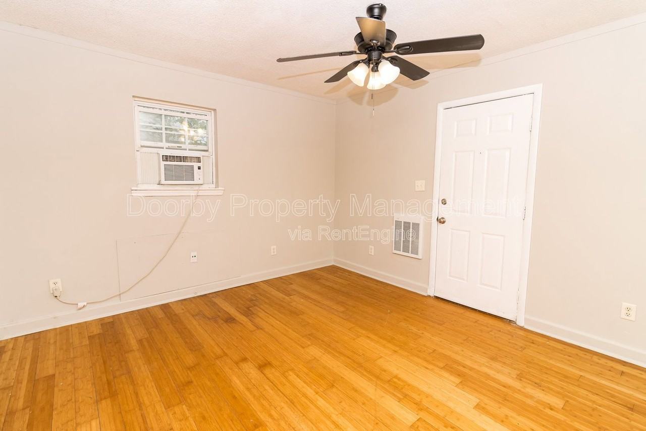 5345 Lazard St #B - Photo 3 of 8