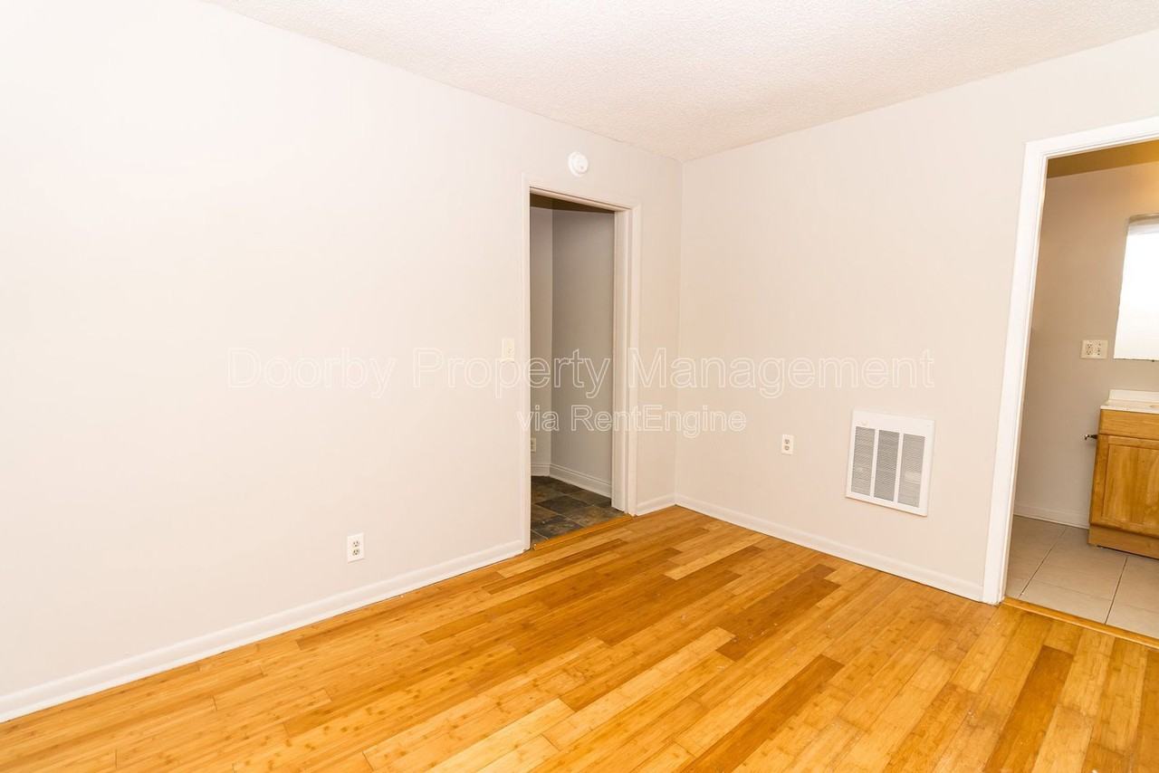 5345 Lazard St #B - Photo 4 of 8