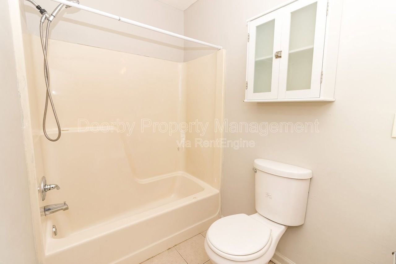 5345 Lazard St #B - Photo 7 of 8