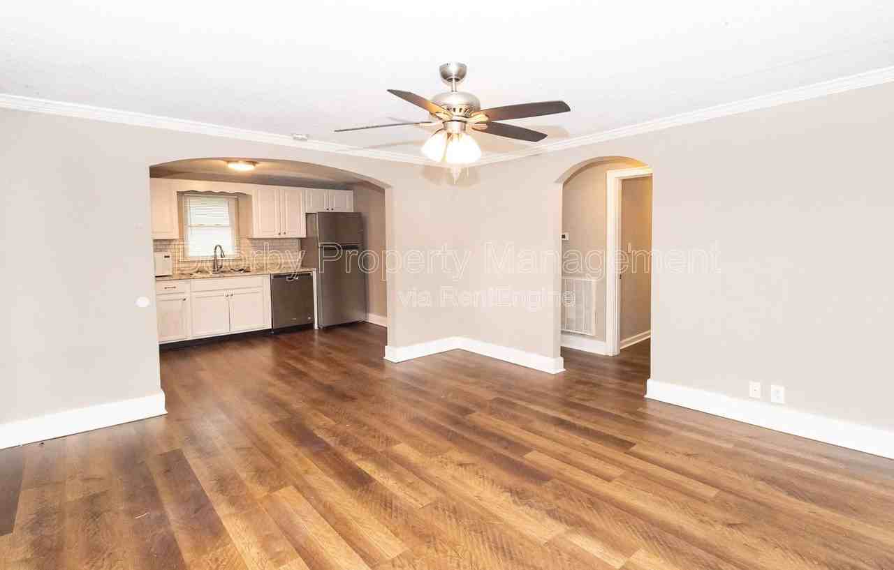 403 Warren St - Photo 6 of 17