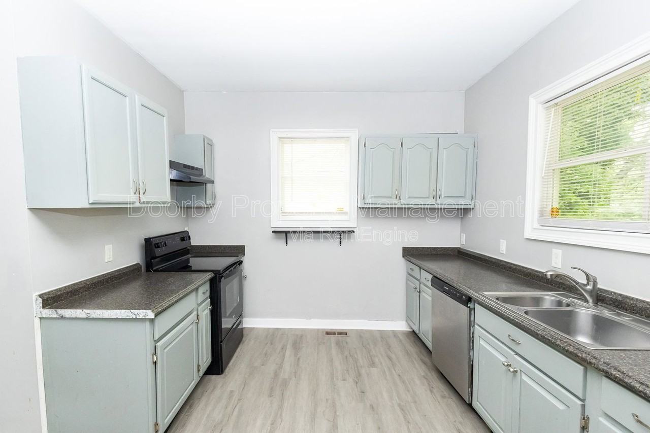 2009 Camden St - Photo 2 of 19