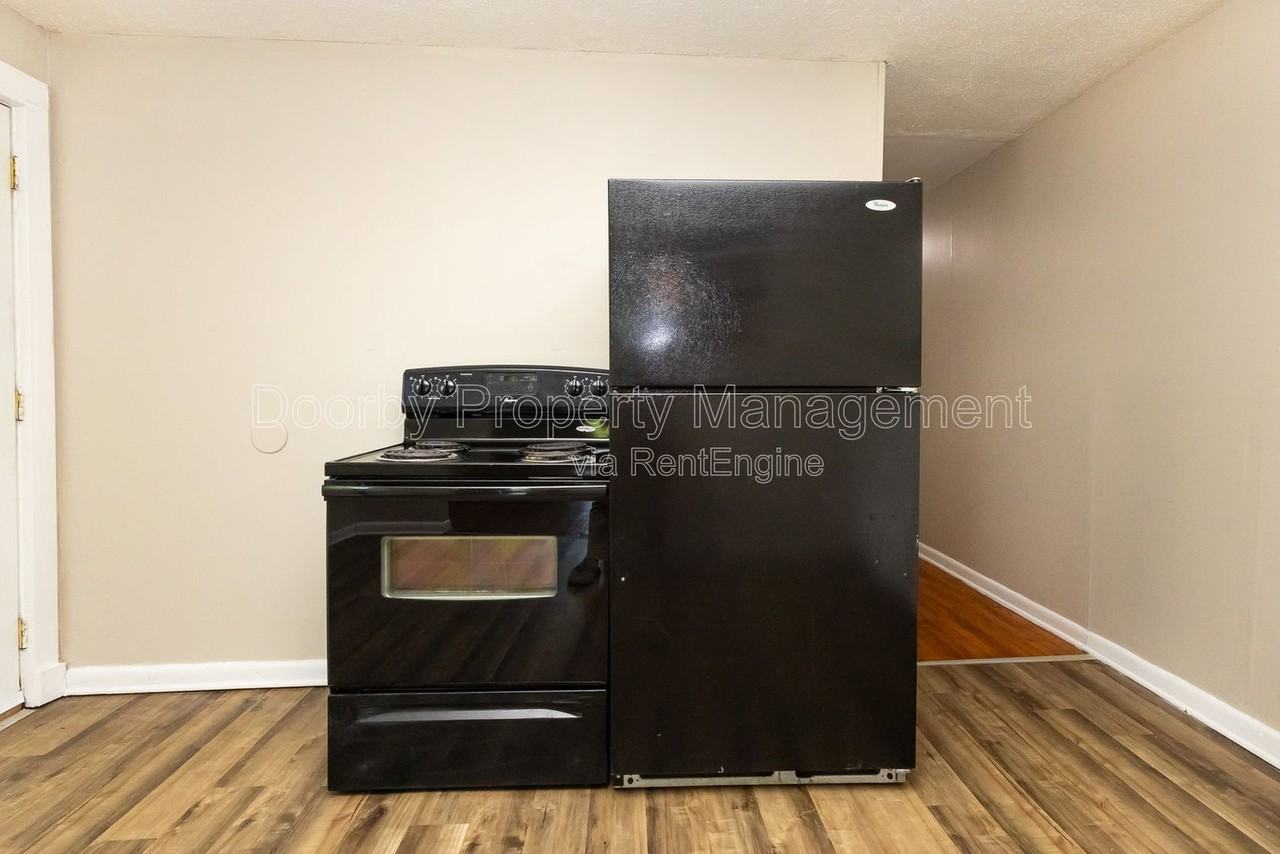 2215 Allin St #A - Photo 2 of 16