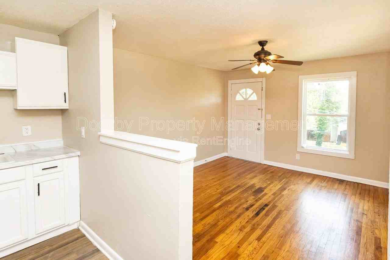 2215 Allin St #A - Photo 3 of 16