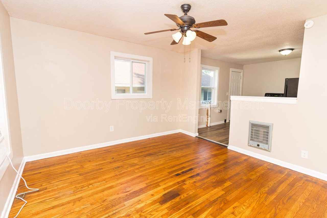 2215 Allin St #A - Photo 5 of 16