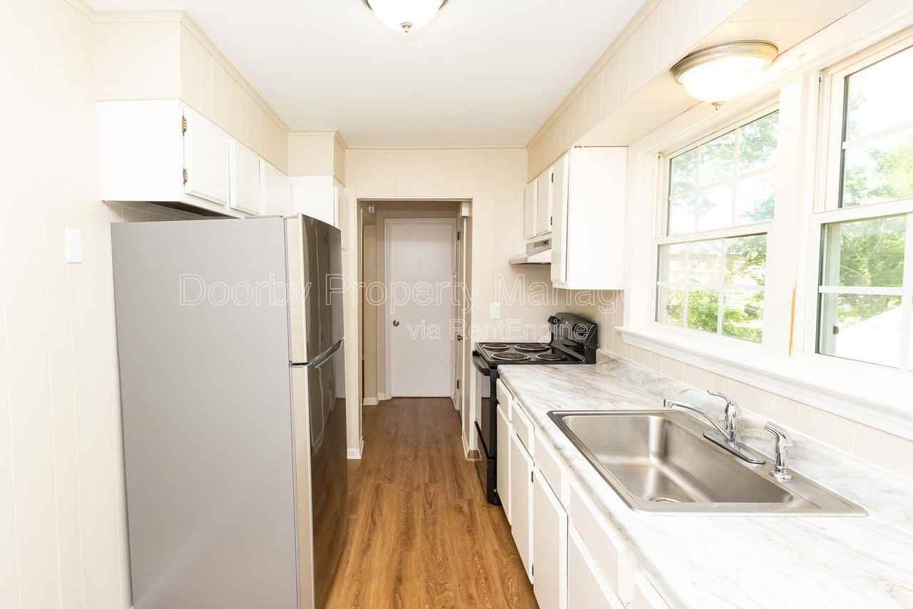 207 Memorial Dr #3 - Photo 5 of 13