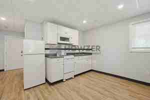 featured image of 127 Park St #10