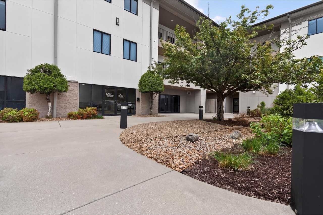 Parkside Apartments and Shops - Photo 6 of 50