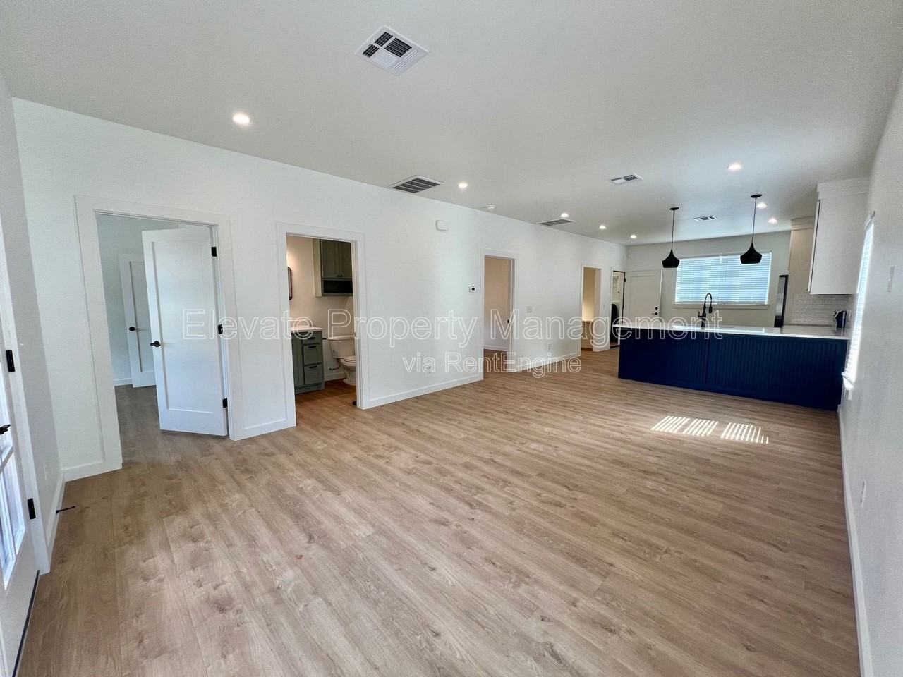 216 E Hurd St #200 - Photo 6 of 14