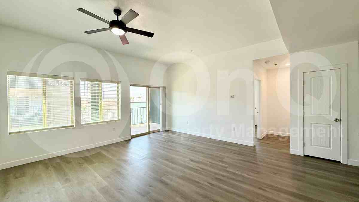 N 67th Ave #212 - Photo 4 of 29