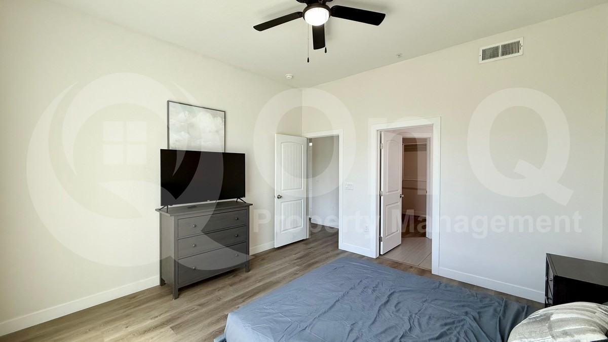 N 67th Ave #226 - Photo 4 of 31