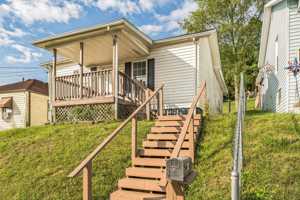 featured image of 415 Simpson Ave