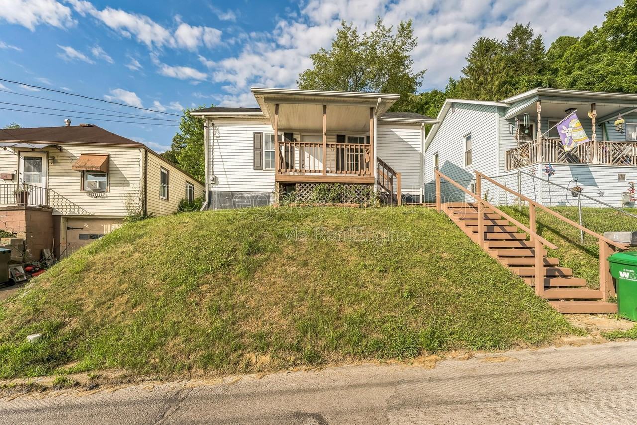 415 Simpson Ave - Photo 2 of 16