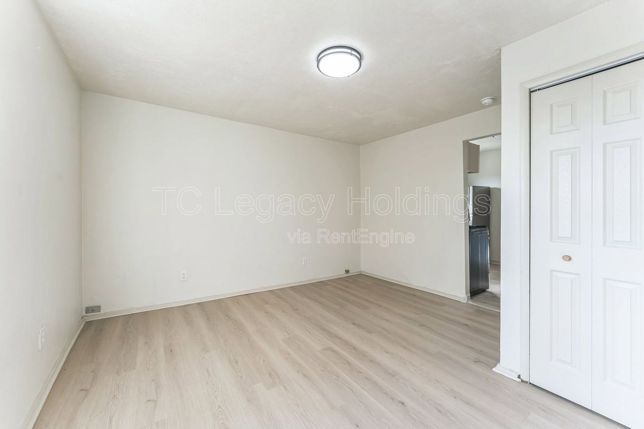 415 Simpson Ave - Photo 3 of 16