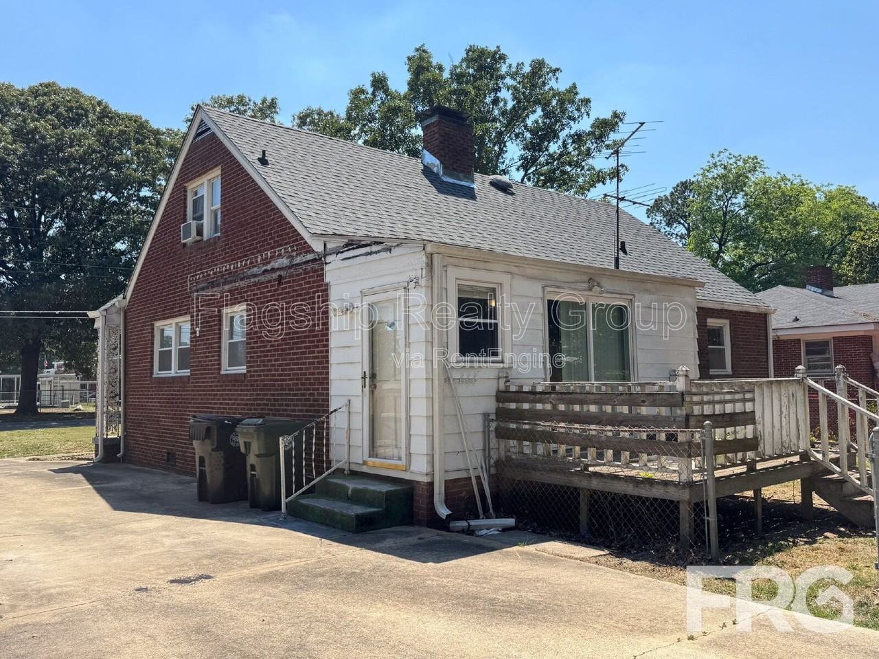 1611 Rose St - Photo 4 of 32