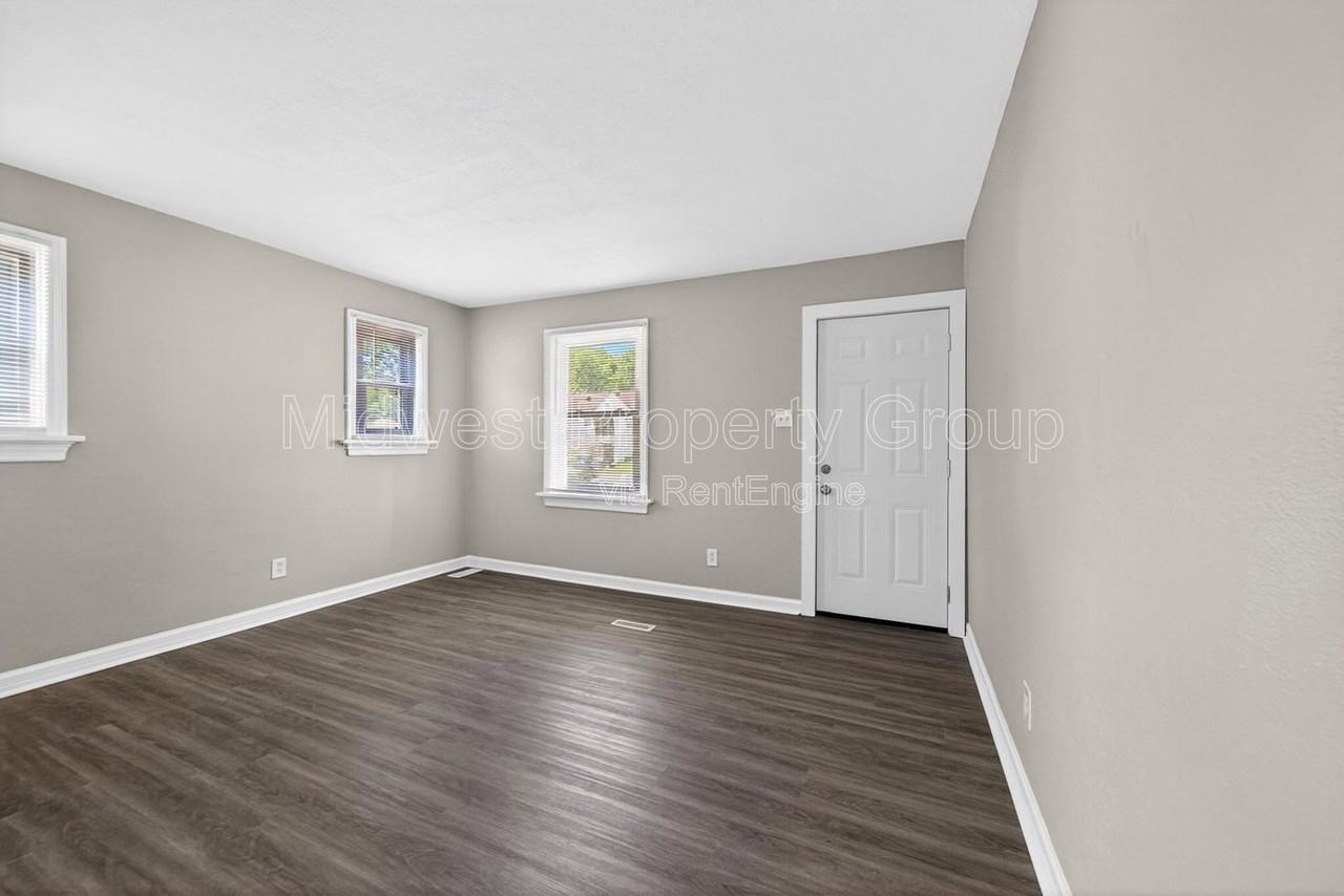 10066 Dorothy Ave - Photo 2 of 26