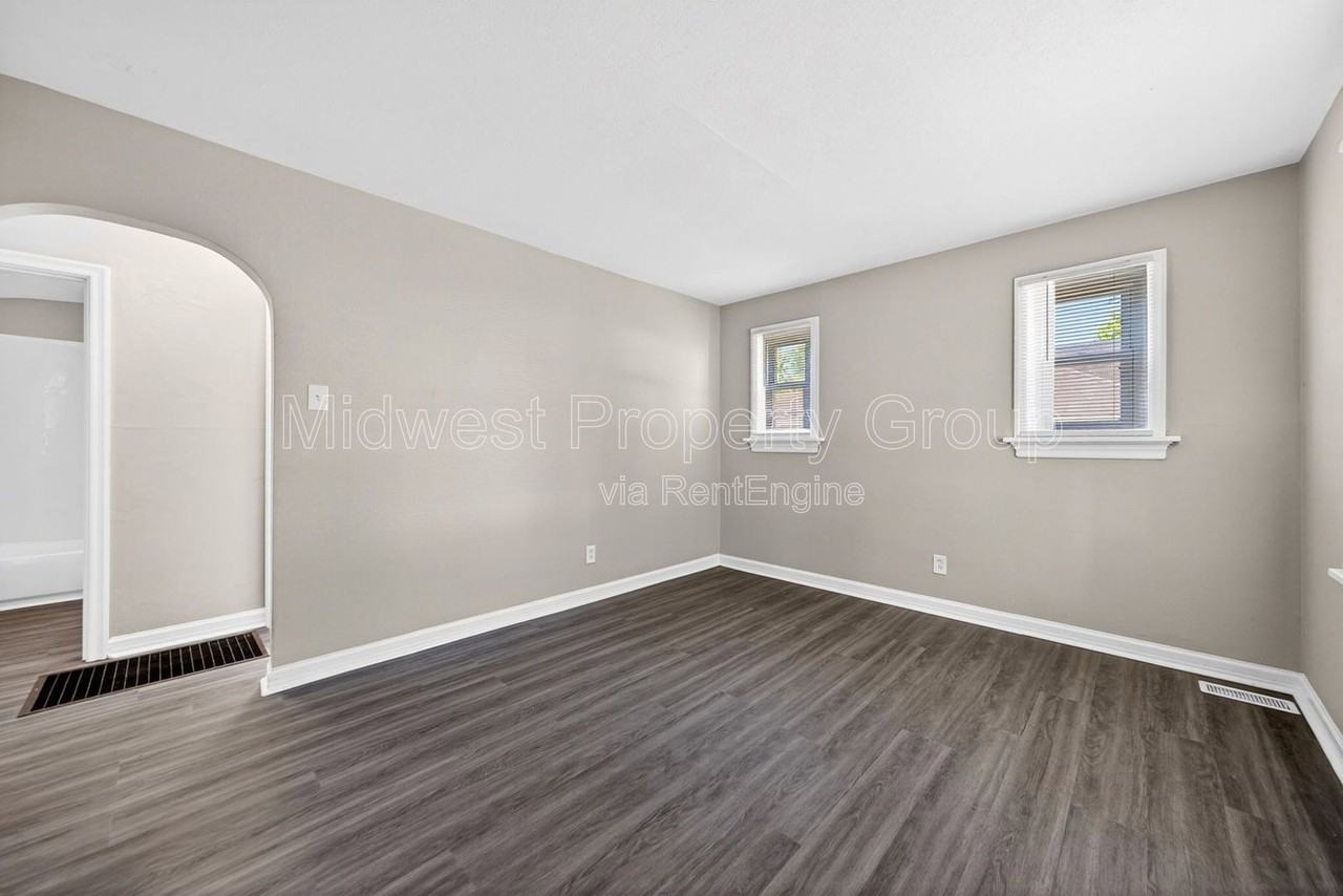 10066 Dorothy Ave - Photo 3 of 26