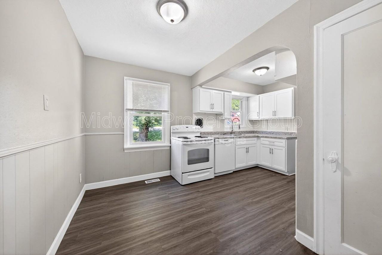 10066 Dorothy Ave - Photo 4 of 26