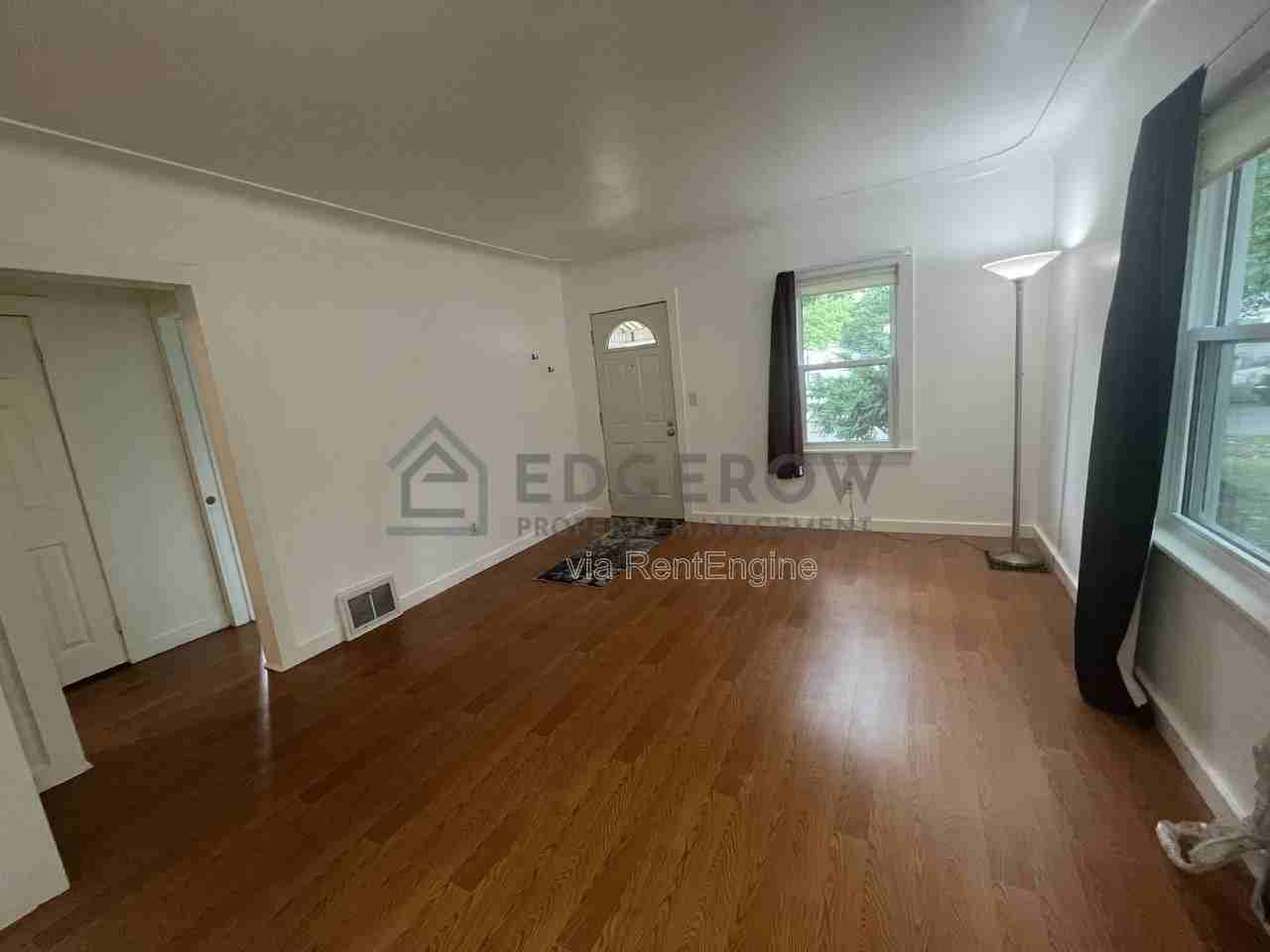 2649 Mckee Ave Sw - Photo 3 of 11
