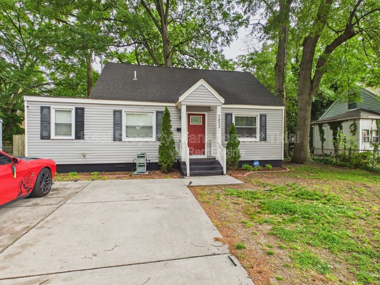 7803 Nesbitt Dr - Photo 2 of 33