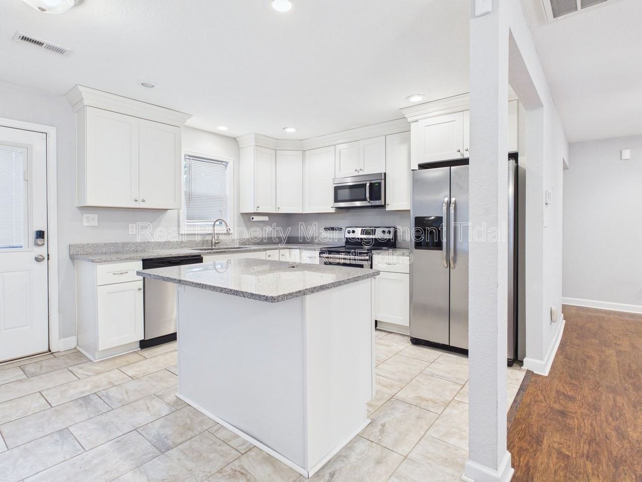 7803 Nesbitt Dr - Photo 6 of 33