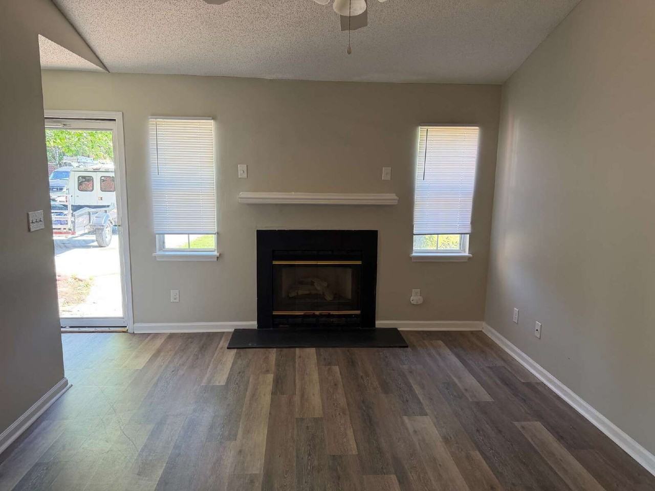 2601 Richard Dr #B - Photo 5 of 39