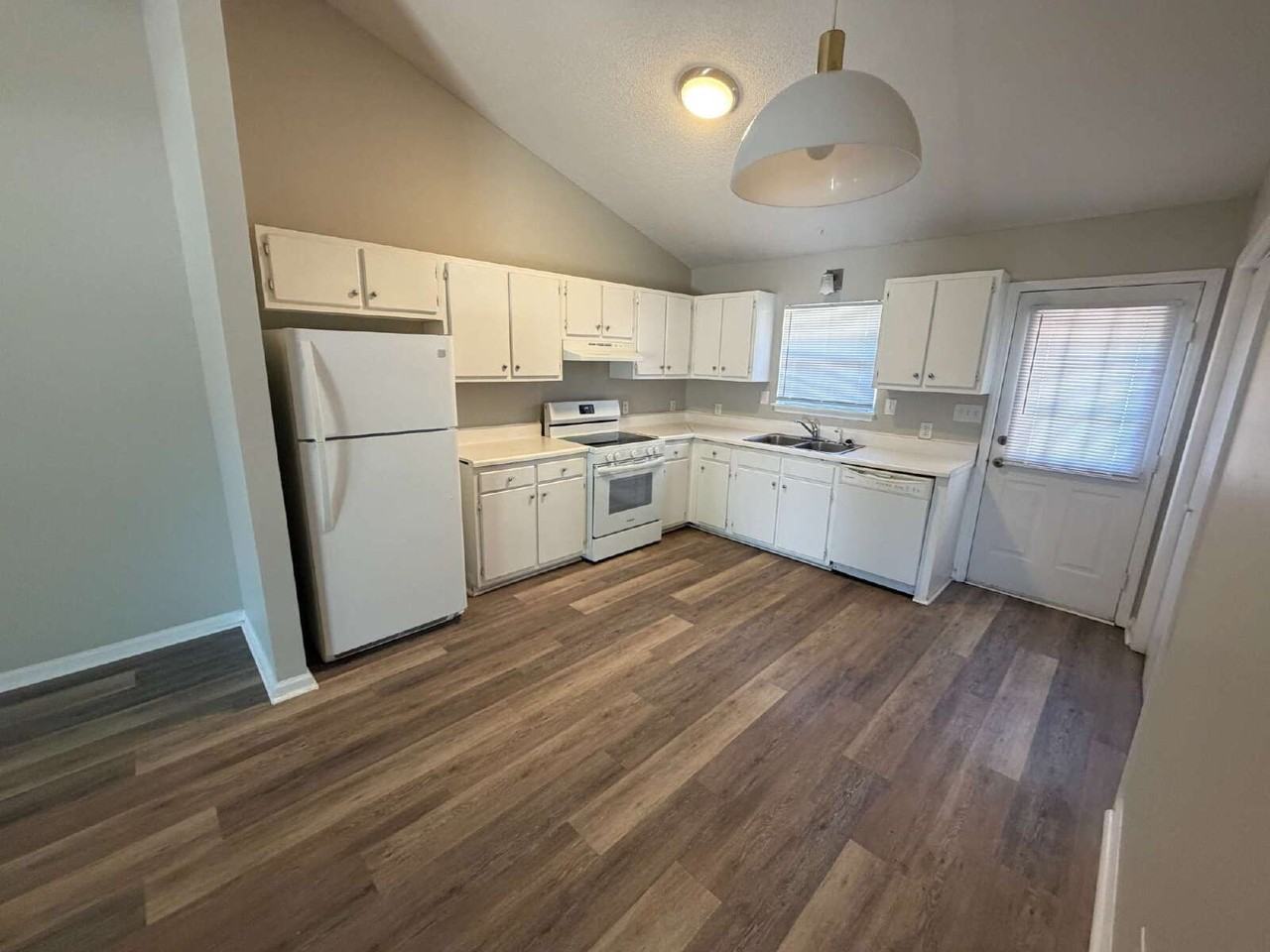 2601 Richard Dr #B - Photo 7 of 39