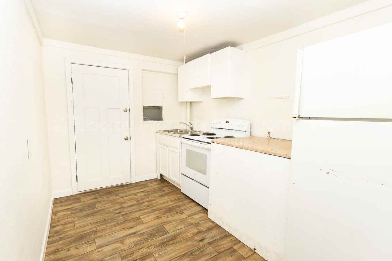 417 N Hawthorne St #417 - Photo 2 of 13