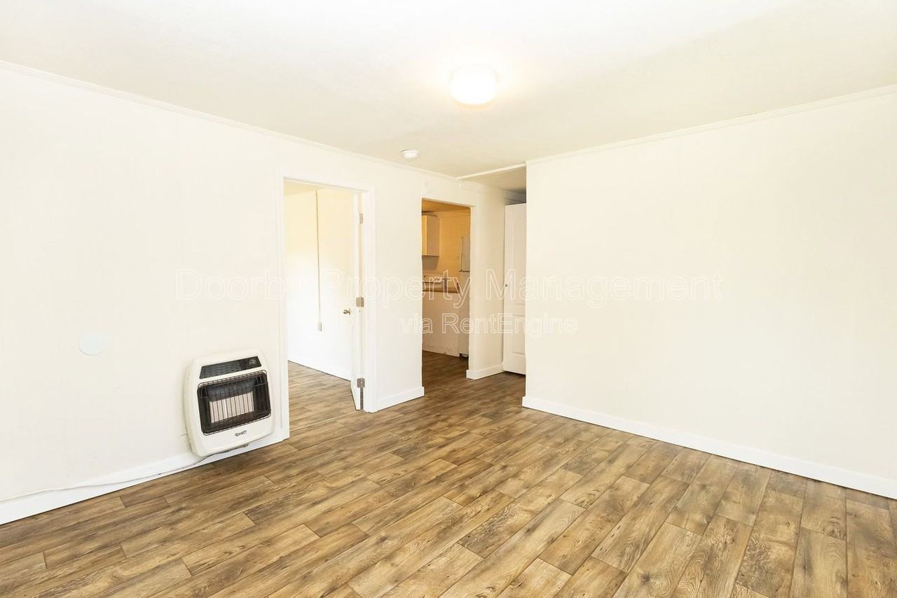 417 N Hawthorne St #417 - Photo 4 of 13