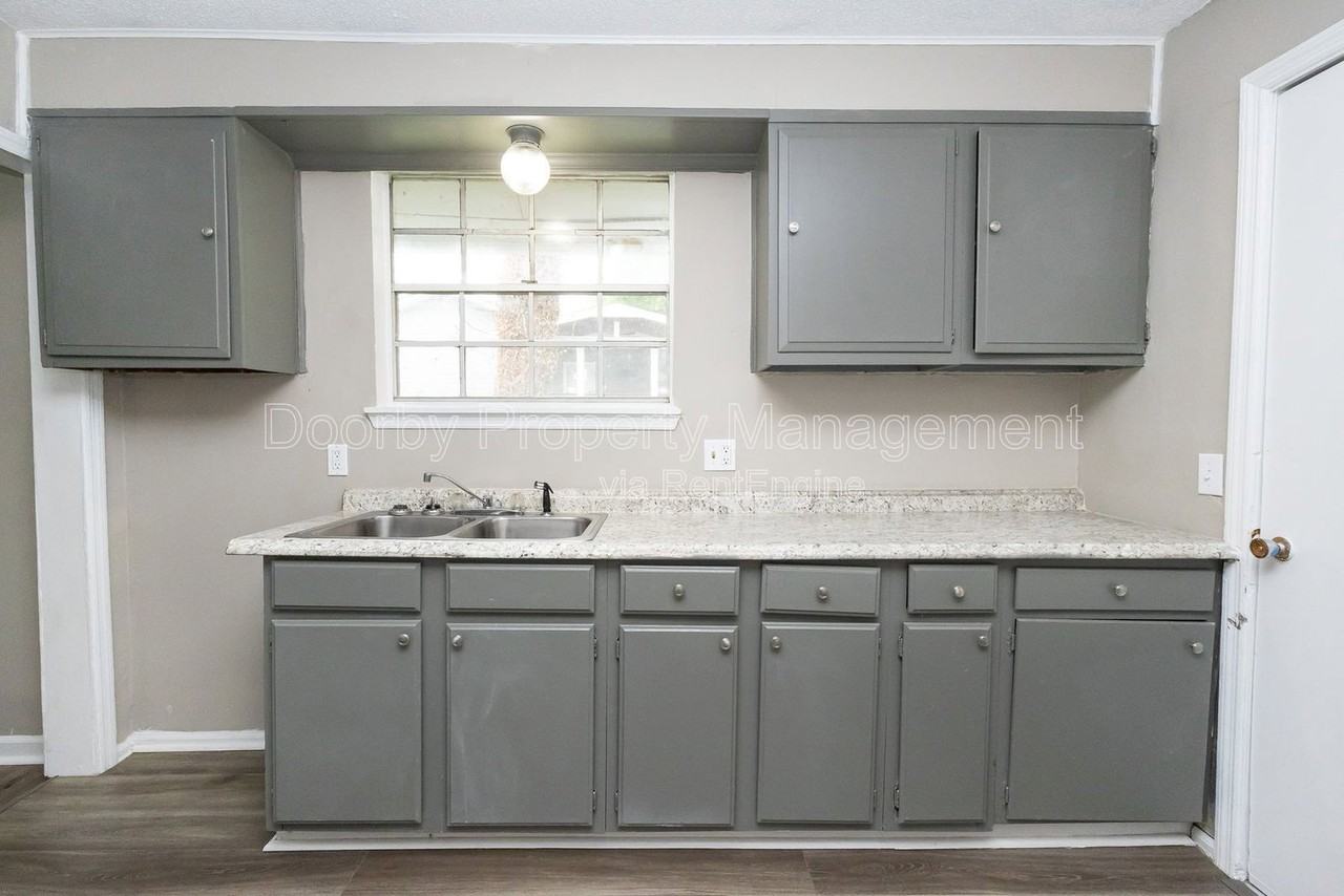 619 Shannon Ave - Photo 3 of 16