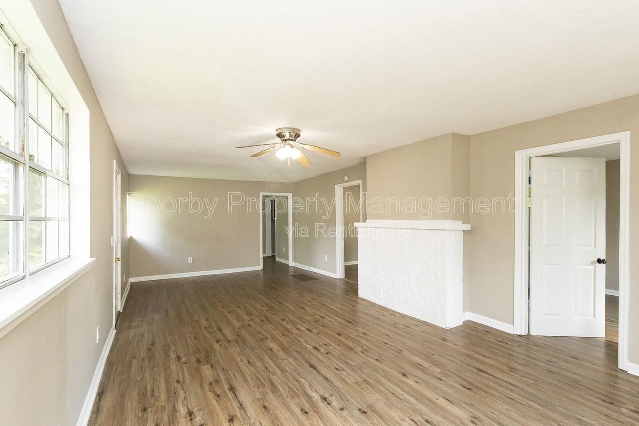 619 Shannon Ave - Photo 4 of 16