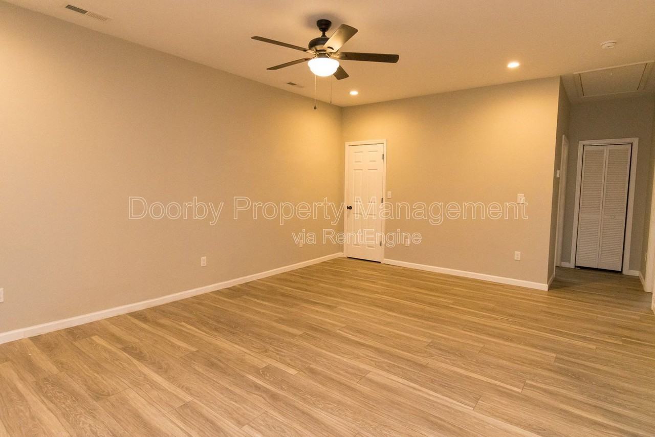 18 Michigan Ln #3 - Photo 5 of 35