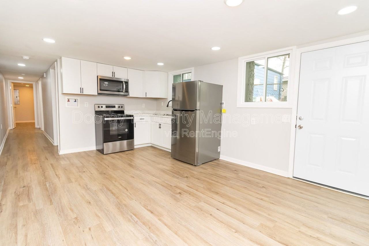 1714 Portland St #C - Photo 3 of 10